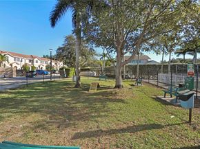 2432 SE 10th Ct, Homestead FL 33035