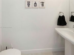 2432 SE 10th Ct, Homestead FL 33035