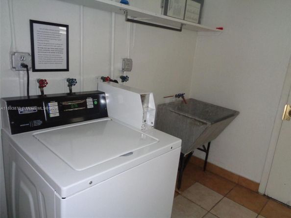 3127 S Ocean Dr 219, Hallandale Beach FL 33009
