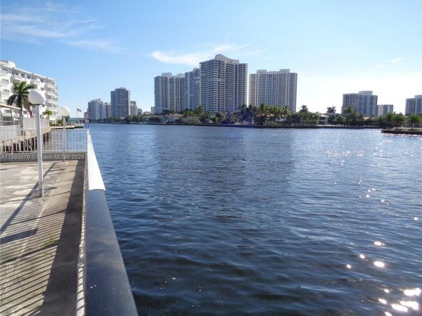 3127 S Ocean Dr 219, Hallandale Beach FL 33009