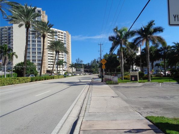 3127 S Ocean Dr 219, Hallandale Beach FL 33009