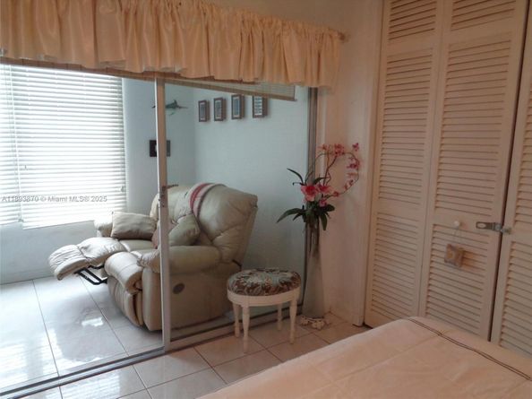 3127 S Ocean Dr 219, Hallandale Beach FL 33009