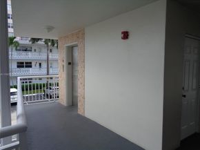 3127 S Ocean Dr 219, Hallandale Beach FL 33009