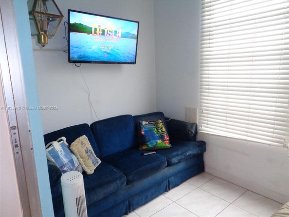 3127 S Ocean Dr 219, Hallandale Beach FL 33009