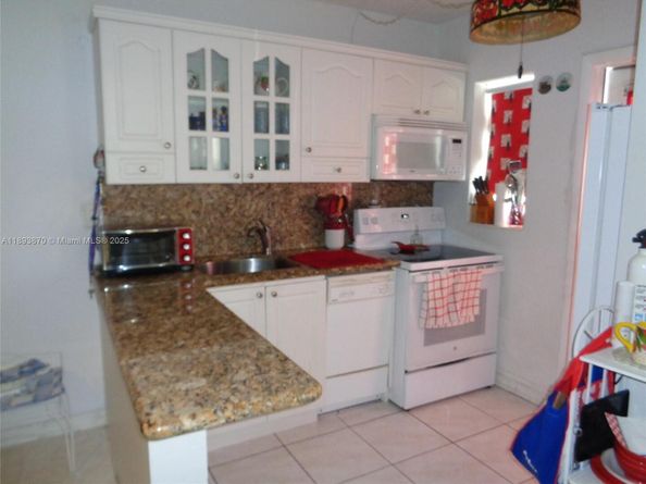 3127 S Ocean Dr 219, Hallandale Beach FL 33009