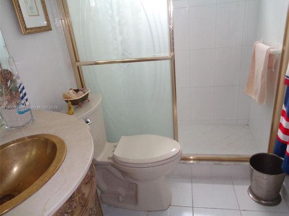 3127 S Ocean Dr 219, Hallandale Beach FL 33009