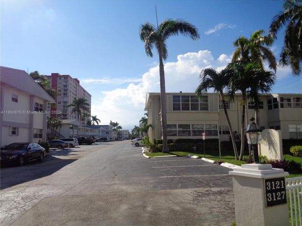 3127 S Ocean Dr 219, Hallandale Beach FL 33009