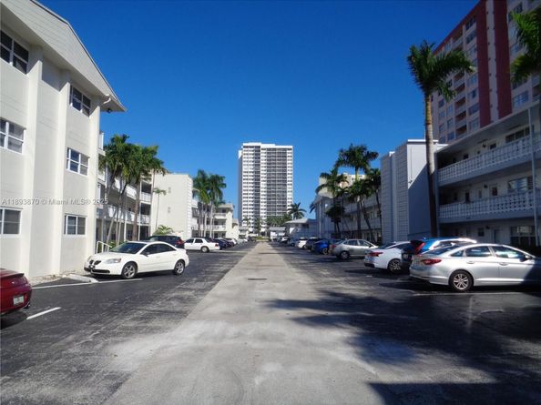 3127 S Ocean Dr 219, Hallandale Beach FL 33009