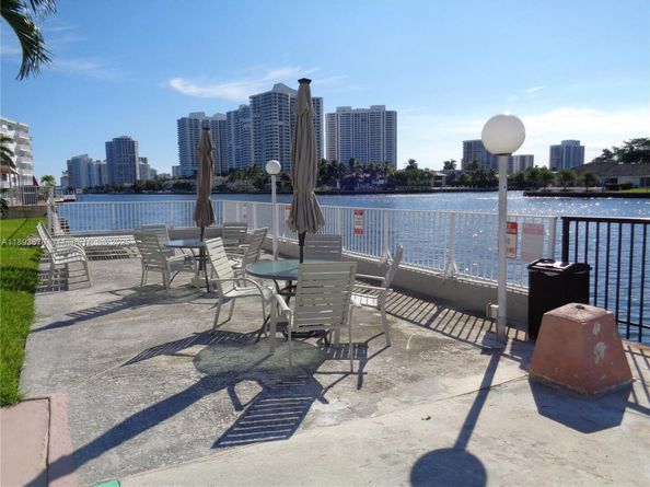 3127 S Ocean Dr 219, Hallandale Beach FL 33009
