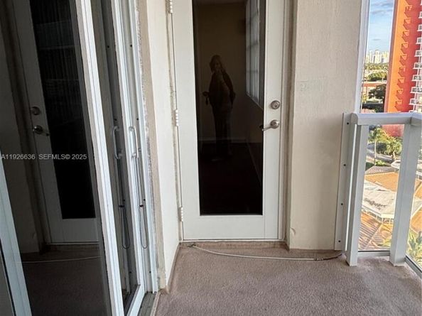 1301 NE Miami Gardens Dr 813W, Miami FL 33179