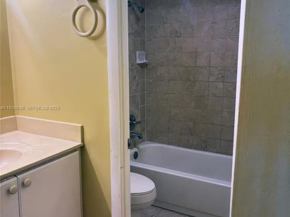 1301 NE Miami Gardens Dr 813W, Miami FL 33179