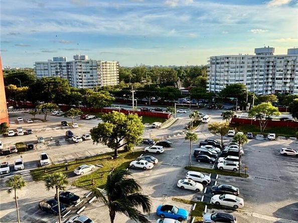 1301 NE Miami Gardens Dr 813W, Miami FL 33179