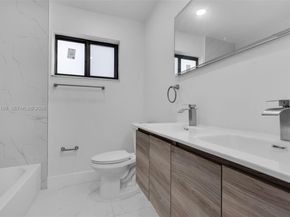 7756 Embassy Blvd, Miramar FL 33023