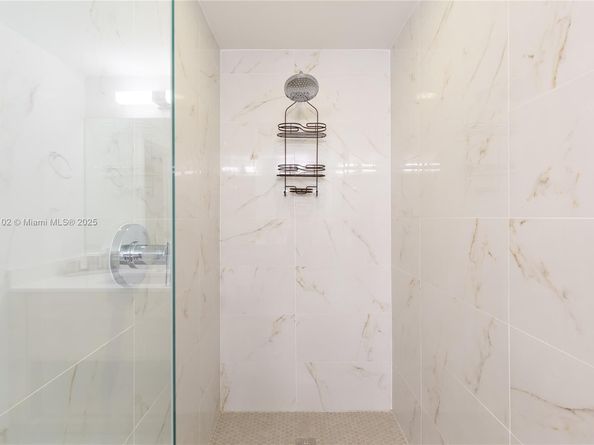 16385 Biscayne Blvd 1007, North Miami Beach FL 33160