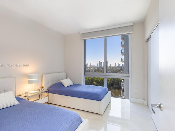 16385 Biscayne Blvd 1007, North Miami Beach FL 33160