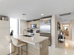 16385 Biscayne Blvd 1007, North Miami Beach FL 33160