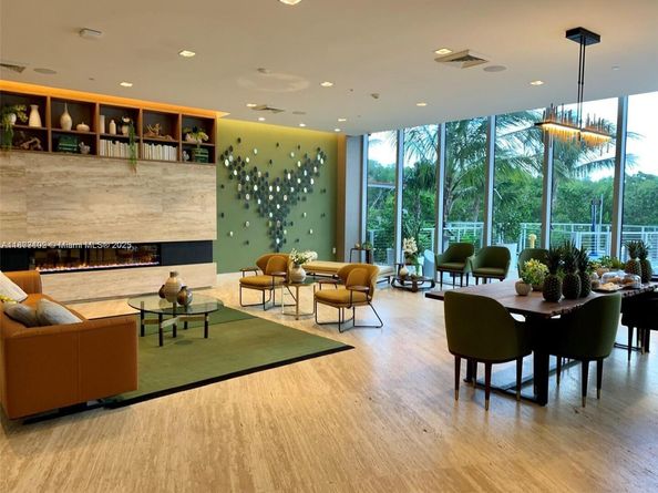 16385 Biscayne Blvd 1007, North Miami Beach FL 33160