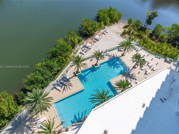 16385 Biscayne Blvd 1007, North Miami Beach FL 33160