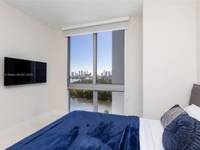 16385 Biscayne Blvd 1007, North Miami Beach FL 33160