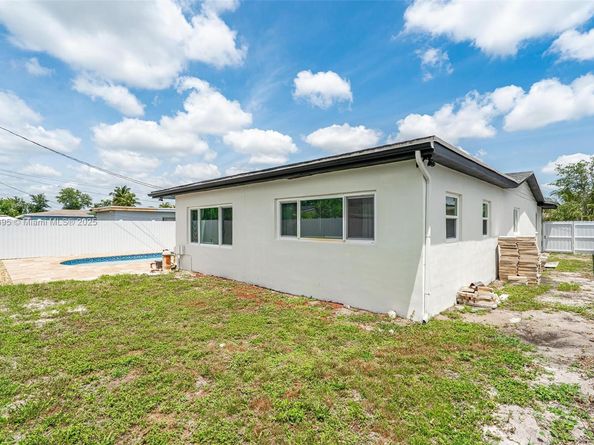 7450 Branch St, Hollywood FL 33024