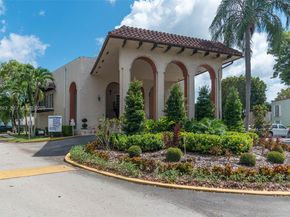 10748 N Kendall Dr N22, Miami FL 33176