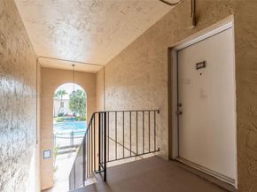 10748 N Kendall Dr N22, Miami FL 33176