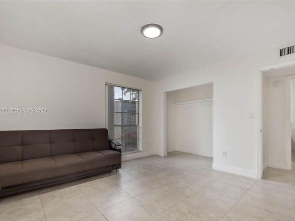 10748 N Kendall Dr N22, Miami FL 33176