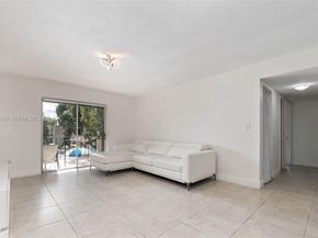 10748 N Kendall Dr N22, Miami FL 33176