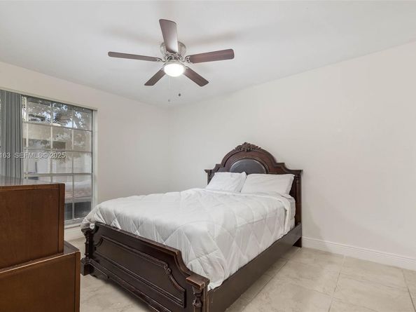 10748 N Kendall Dr N22, Miami FL 33176