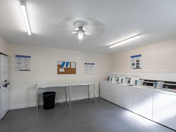 10748 N Kendall Dr N22, Miami FL 33176