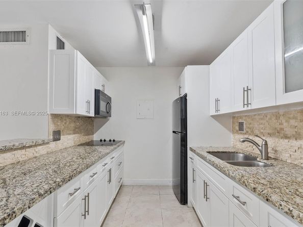 10748 N Kendall Dr N22, Miami FL 33176