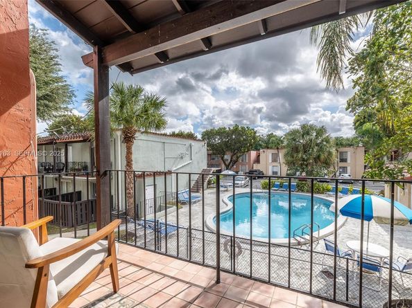 10748 N Kendall Dr N22, Miami FL 33176