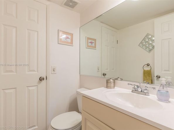 201 178th Dr 438, Sunny Isles Beach FL 33160