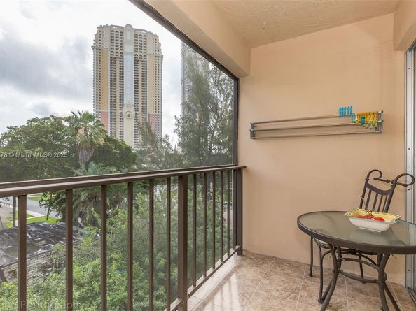 201 178th Dr 438, Sunny Isles Beach FL 33160