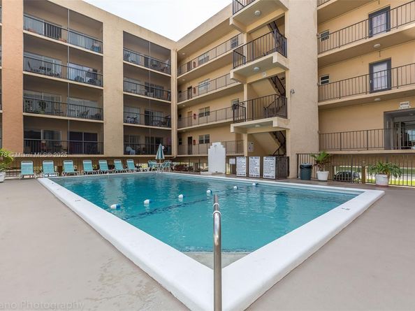 201 178th Dr 438, Sunny Isles Beach FL 33160