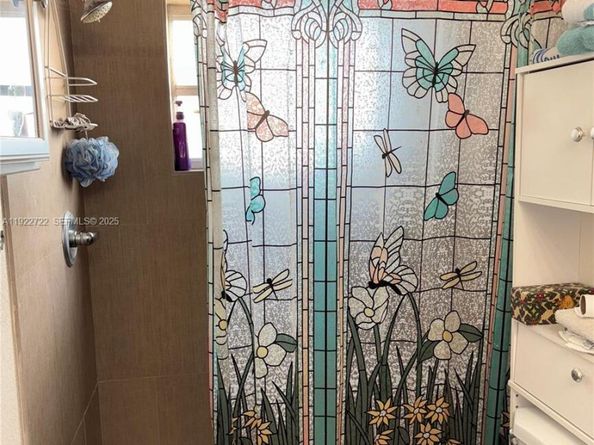 7508 Hayes St, Hollywood FL 33024