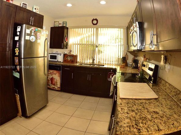 7508 Hayes St, Hollywood FL 33024