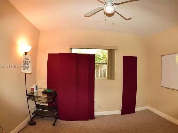 7508 Hayes St, Hollywood FL 33024