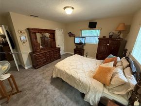 7508 Hayes St, Hollywood FL 33024