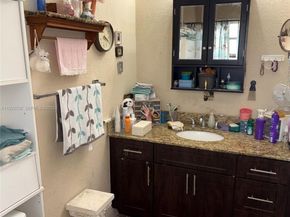 7508 Hayes St, Hollywood FL 33024