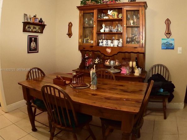 7508 Hayes St, Hollywood FL 33024