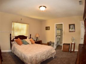 7508 Hayes St, Hollywood FL 33024