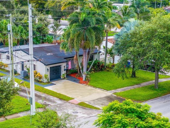911 N Park Rd, Hollywood FL 33021