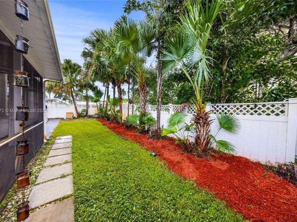 911 N Park Rd, Hollywood FL 33021