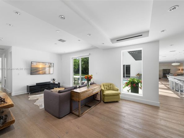 7950 SW 54th Ave, Miami FL 33143