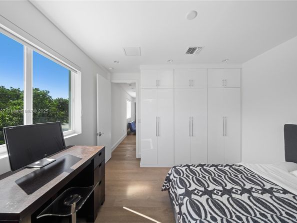 7950 SW 54th Ave, Miami FL 33143