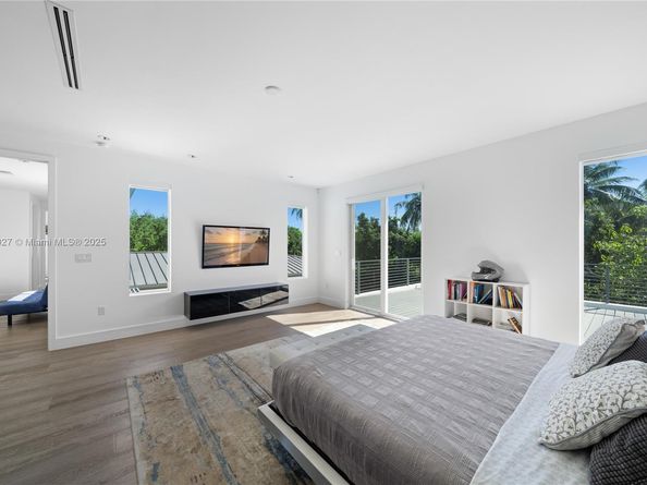 7950 SW 54th Ave, Miami FL 33143