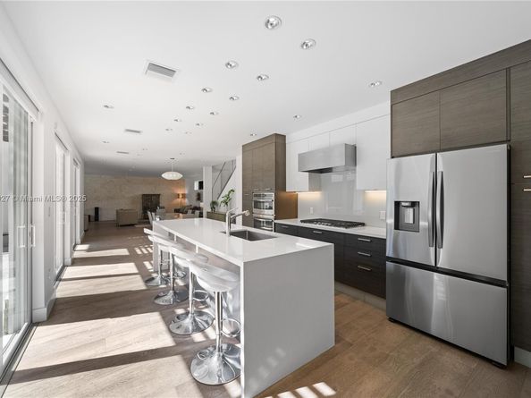 7950 SW 54th Ave, Miami FL 33143