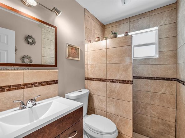 421 SW 64th Way, Pembroke Pines FL 33023
