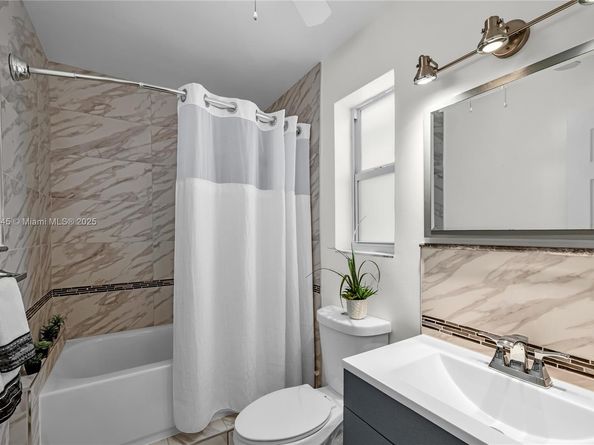 421 SW 64th Way, Pembroke Pines FL 33023